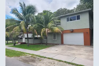 258 SW 1st Ct #HOUSE, Dania Beach, FL 33004 - Photo 1