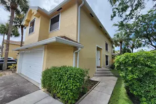200 SW 95 Terrace, Pembroke Pines, FL 33025 - Photo 1