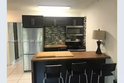 323 Washington Ave #4, Miami Beach, FL 33139 - Photo 1