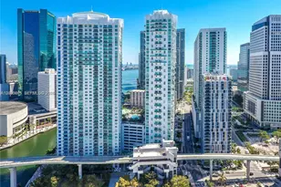 31 SE 5th St, Miami, FL 33131 - Photo 1