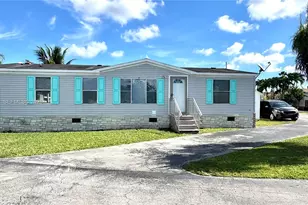 220 NE 12th Ave, Homestead, FL 33030 - Photo 1