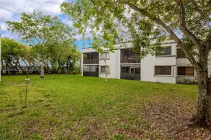 159 Lakeview Dr, Weston, FL 33326 - Photo 1