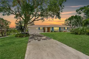 9125 SE Karin St, Hobe Sound, FL 33455 - Photo 1