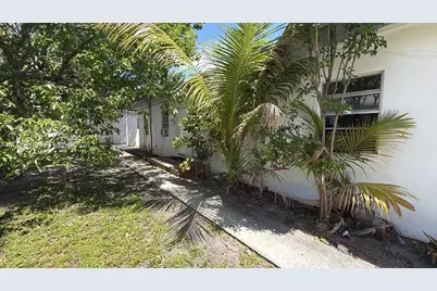 817 NW 10th St #2, Hallandale Beach, FL 33009 - Photo 1