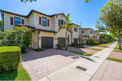 10371 W 32nd Ln, Hialeah, FL 33018 - Photo 1