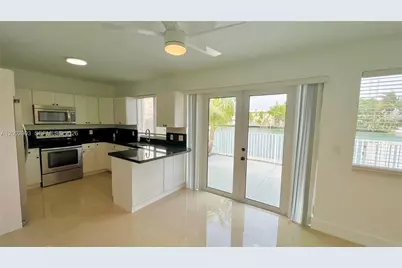 8235 Crespi Blvd #4, Miami Beach, FL 33141 - Photo 1