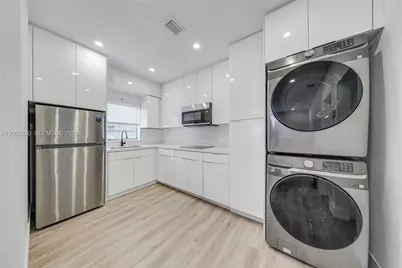 2464 SW 22nd St #5, Miami, FL 33145 - Photo 1