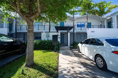 2412 NE 26th St #7, Fort Lauderdale, FL 33305 - Photo 1