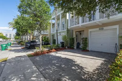 10788 NW 76th Ln, Doral, FL 33178 - Photo 1