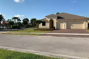 10005 W Verona Cir, Vero Beach, FL 32966 - Photo 1