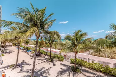 6039 Collins Ave #1415, Miami Beach, FL 33140 - Photo 1