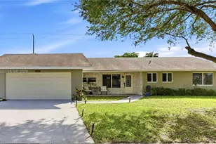 1200 Rowayton Cir, Wellington, FL 33414 - Photo 1