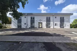415 NE 2nd St, Hallandale Beach, FL 33009 - Photo 1