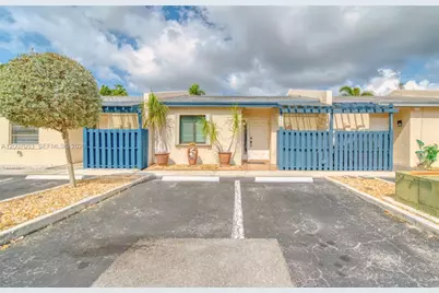1720 NW 92nd Ave, Pembroke Pines, FL 33024 - Photo 1