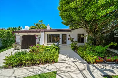739 Lakeview Dr, Miami Beach, FL 33140 - Photo 1