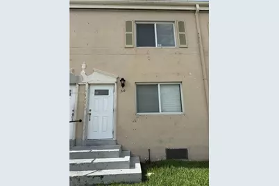 319 NW 84th Ter #319, Miami, FL 33150 - Photo 1
