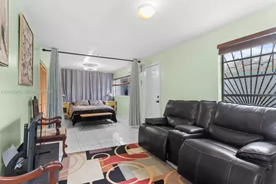 410 East Dr #2, North Miami Beach, FL 33162 - Photo 1