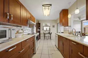 124 SW 10th St, Boynton Beach, FL 33426 - Photo 1