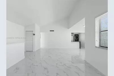 10010 NW 9th St Cir #203, Miami, FL 33172 - Photo 1