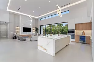 201 NE 27th Dr, Wilton Manors, FL 33334 - Photo 1