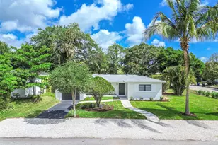 981 NE 152nd St, Miami, FL 33162 - Photo 1
