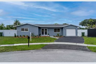 510 NW 97th Ter, Pembroke Pines, FL 33024 - Photo 1