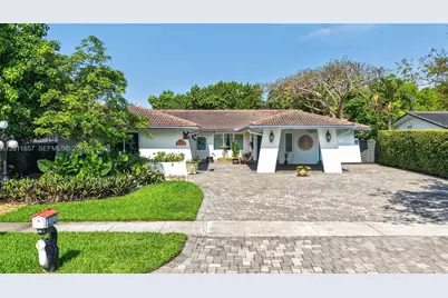 3024 SW 98th Ct, Miami, FL 33165 - Photo 1