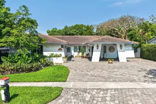 3024 SW 98th Ct, Miami, FL 33165 - Photo 1
