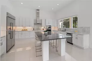 10703 SW 84th Ave, Miami, FL 33156 - Photo 1