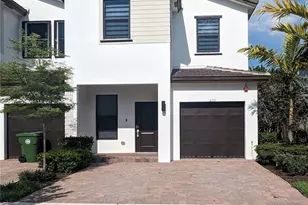 235 SW 159th Ter, Pembroke Pines, FL 33027 - Photo 1