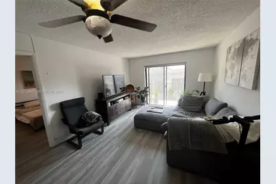 950 Euclid Ave #211, Miami Beach, FL 33139 - Photo 1