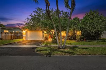 9261 SW 55th St, Cooper City, FL 33328 - Photo 1