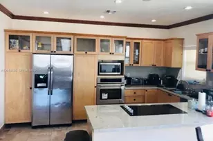 2780 NE 183rd St, Aventura, FL 33160 - Photo 1