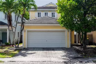 379 NE 34th Ave, Homestead, FL 33033 - Photo 1