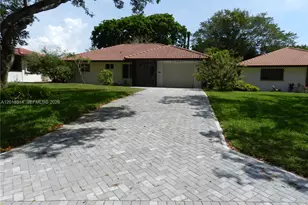 305 NW 42nd St, Boca Raton, FL 33431 - Photo 1