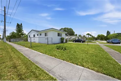 2300 N 57th Ter, Hollywood, FL 33021 - Photo 1