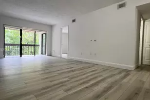 8885 Fontainebleau Blvd, Miami, FL 33172 - Photo 1