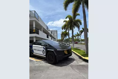 2750 NE 183rd St #T-211, Aventura, FL 33160 - Photo 1