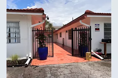 1140 NE 24th Ave #4, Pompano Beach, FL 33062 - Photo 1