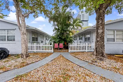 923 SE 2nd Ave #4, Hallandale Beach, FL 33009 - Photo 1