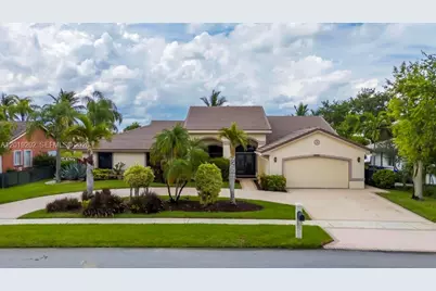 19831 NW 4th St, Pembroke Pines, FL 33029 - Photo 1