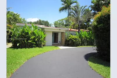 1905 NE 124th St, North Miami, FL 33181 - Photo 1