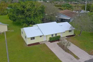 4667 SE Salvatori Rd, Stuart, FL 34997 - Photo 1