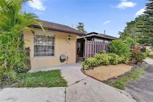 123 Briarwood Cir, Hollywood, FL 33024 - Photo 1