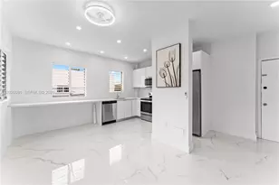 842 Meridian Ave, Miami Beach, FL 33139 - Photo 1