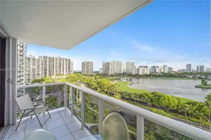 3625 N Country Club Dr, Aventura, FL 33180 - Photo 4