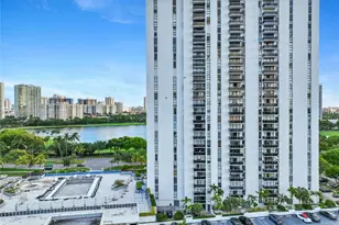 3625 N Country Club Dr, Aventura, FL 33180 - Photo 42