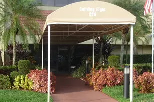 220 Lakeview Dr, Weston, FL 33326 - Photo 1
