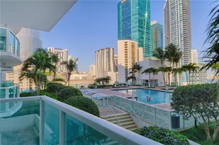 31 SE 5th St, Miami, FL 33131 - Photo 1