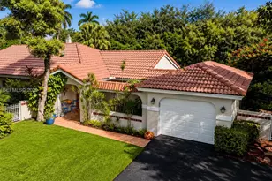 1327 Seagrape Cir, Weston, FL 33326 - Photo 1
